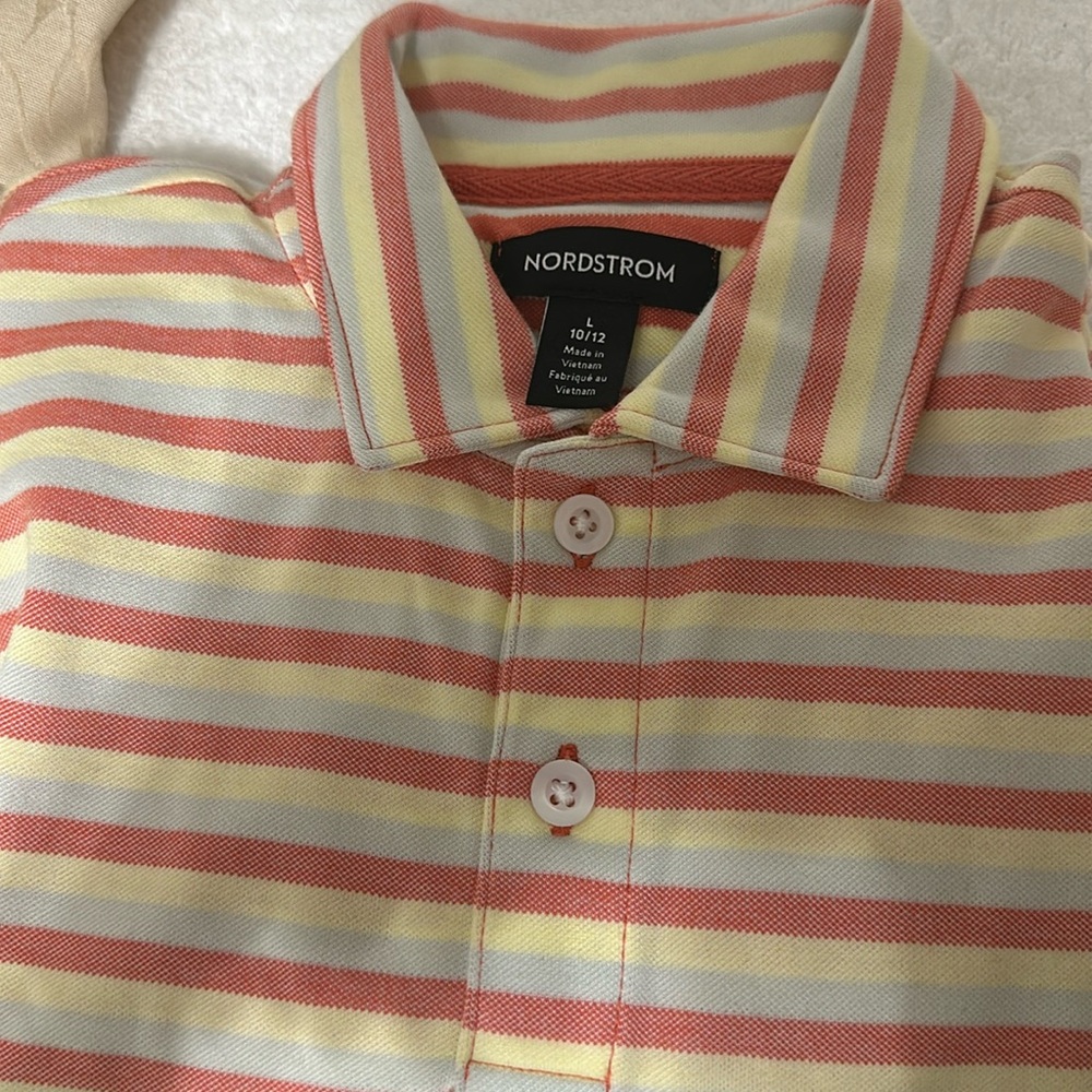 Short sleeve Nordstrom shirt.